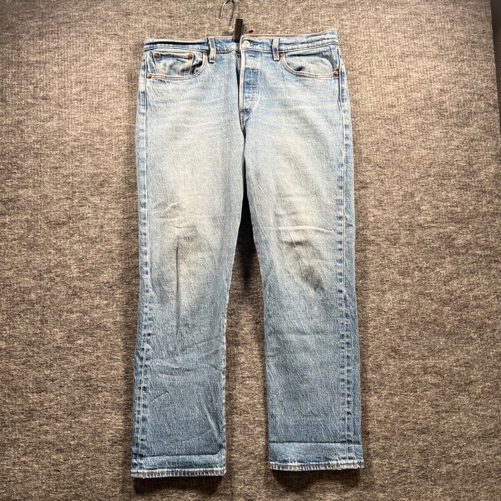 Levis Premium Wedgie Straight Jeans Light Wash Blue Denim Size 32